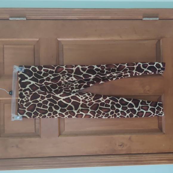 Blackmilk Baby Giraffe High Waisted Leggings Small Halloween - Picture 4 of 7